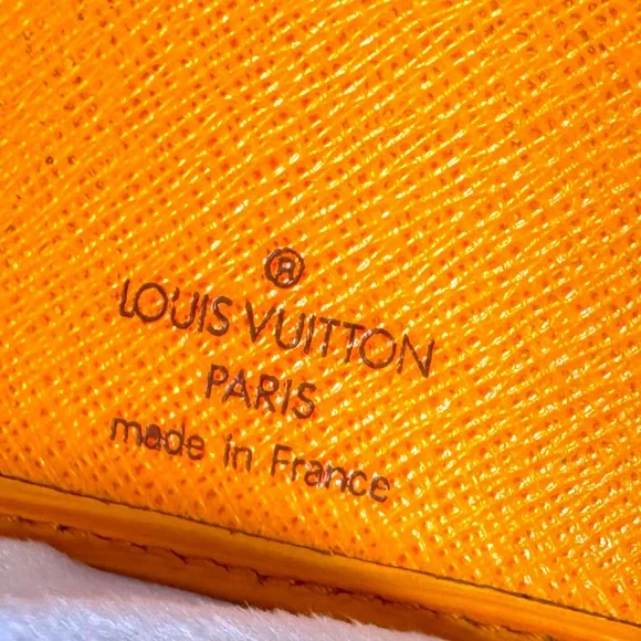 Louis Vuitton Orange Epi Leather Bifold Wallet – Vintage - Picture 13 of 13